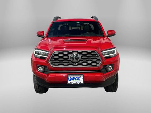 Used 2021 Toyota Tacoma TRD Sport w/ TRD Premium Sport Package AWD/4WD image 7