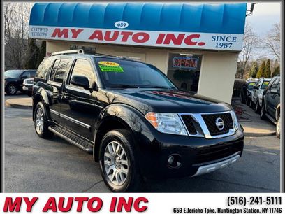 Used 2012 Nissan Pathfinder LE w/ DVD Entertainment Pkg