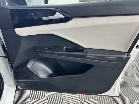 Used 2025 Volkswagen Taos S image 28