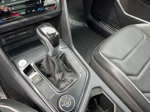 Used 2023 Volkswagen Tiguan SEL R-Line AWD/4WD image 18
