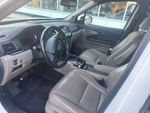Used 2017 Honda Pilot Touring image 10