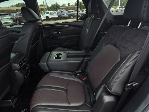 Used 2026 Honda Pilot Black Edition image 22