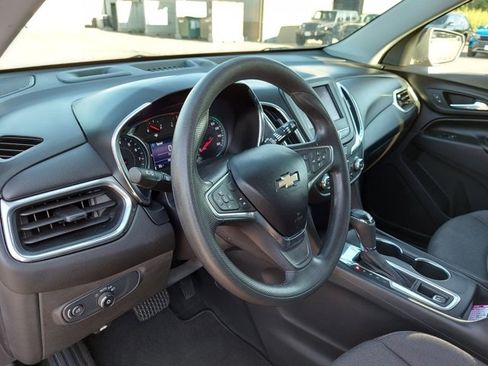 Used 2020 Chevrolet Equinox LT image 18