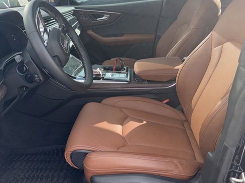 Used 2025 Audi Q8 Prestige w/ Prestige Package image 2