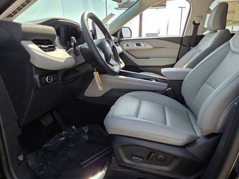 New 2026 Ford Explorer Active w/ Active Comfort Package image 4