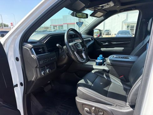 Used 2022 GMC Yukon Denali AWD/4WD image 8