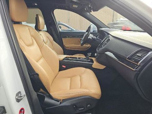 Used 2018 Volvo XC90 T6 Momentum w/ Convenience Package image 8