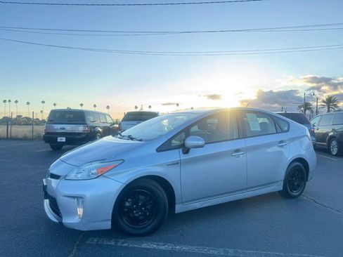 Used 2012 Toyota Prius Three image 2