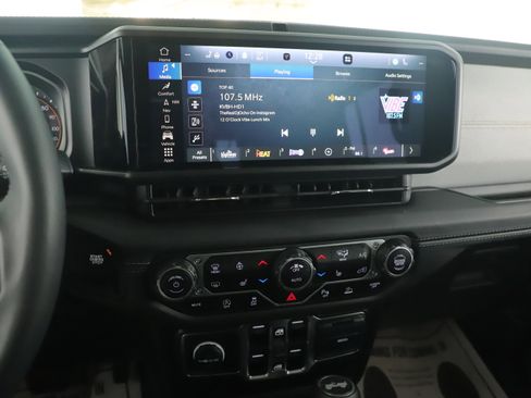 Used 2024 Jeep Wrangler Sahara w/ Technology Group image 16