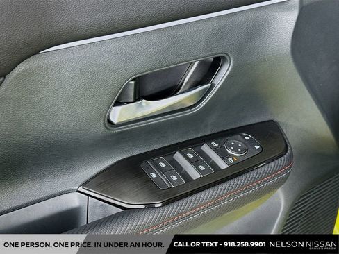 Certified 2025 Nissan Kicks SR AWD/4WD image 17