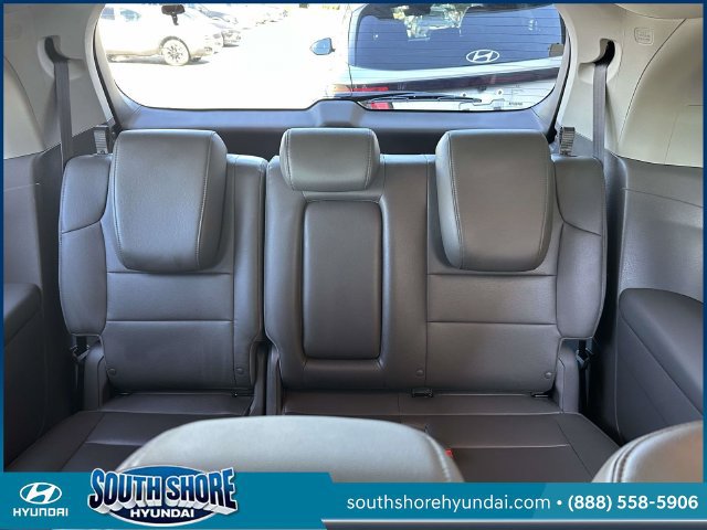 Used 2016 Honda Odyssey Touring Elite image 12