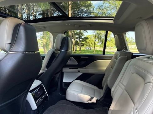 Certified 2025 Lincoln Aviator Reserve w/ Luxury Package AWD/4WD image 22