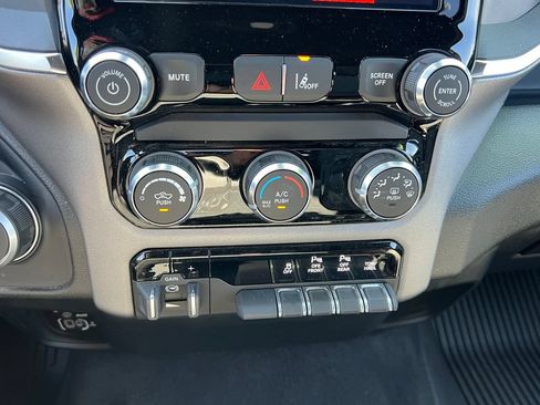 Used 2025 RAM 1500 Big Horn RWD image 28