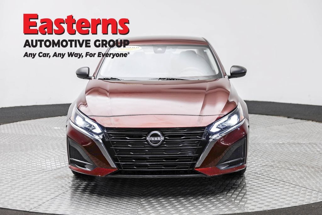 Used 2025 Nissan Altima 2.5 SV FWD image 4