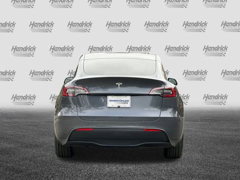 Used 2022 Tesla Model Y Long Range image 6