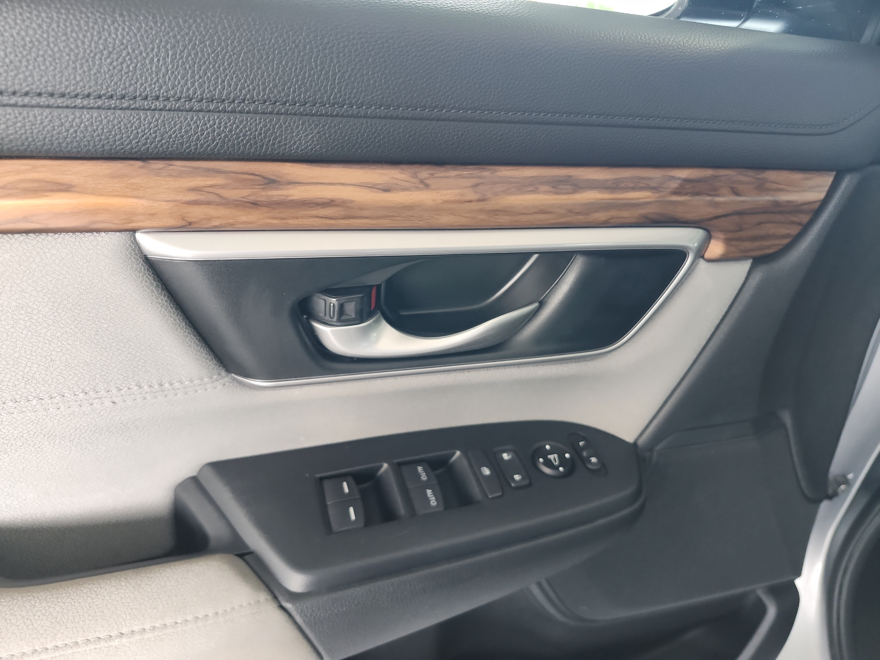 Used 2020 Honda CR-V EX image 16