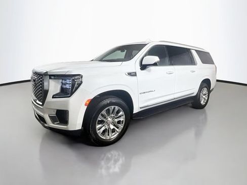 Used 2024 GMC Yukon XL Denali RWD image 5