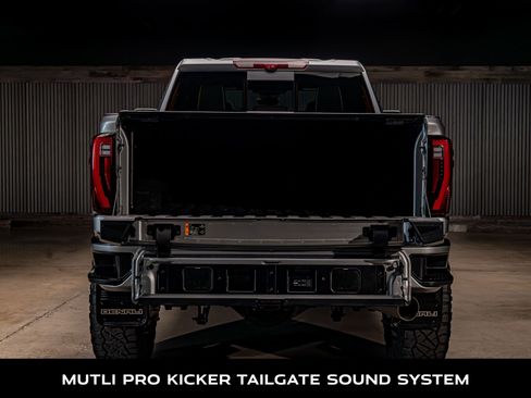 Used 2024 GMC Sierra 3500 Denali Ultimate AWD/4WD image 9