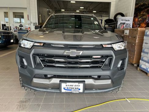 Used 2023 Chevrolet Colorado Trail Boss AWD/4WD image 2