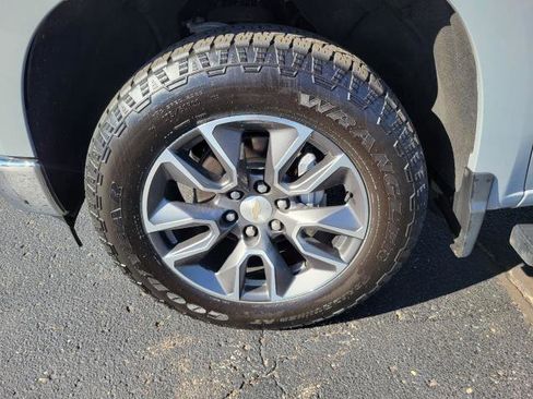 Used 2024 Chevrolet Silverado 1500 LT AWD/4WD image 5