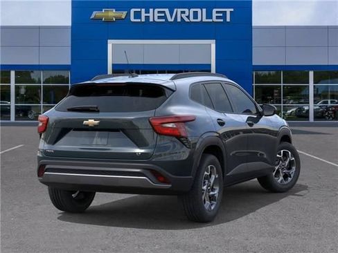 New 2026 Chevrolet Trax LT w/ Driver Confidence Package FWD image 4