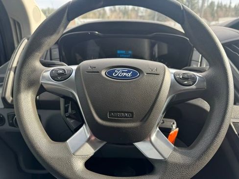 Used 2018 Ford Transit 250 130 Low Roof RWD image 17