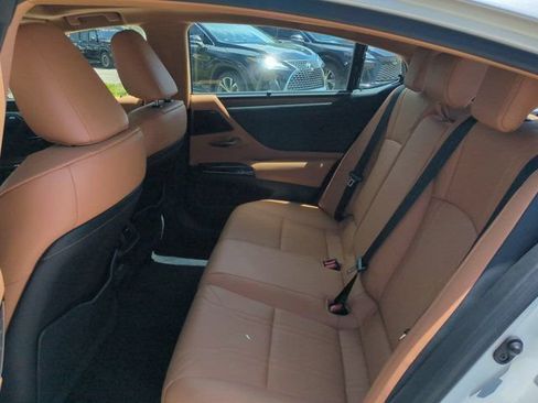 Certified 2022 Lexus ES 350 Ultra Luxury w/ Accessory Package 2 FWD image 13