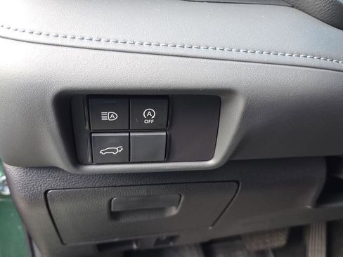 Used 2023 Toyota Highlander XLE image 19