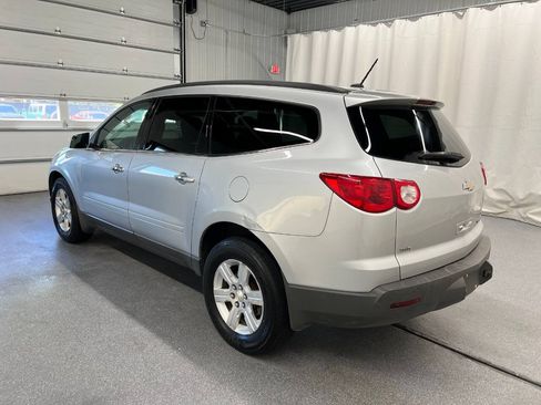 Used 2011 Chevrolet Traverse LT w/ Personal Connectivity Package FWD image 6