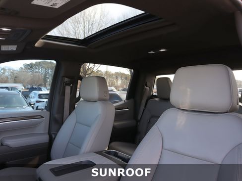 Used 2022 Chevrolet Silverado 1500 RST image 7