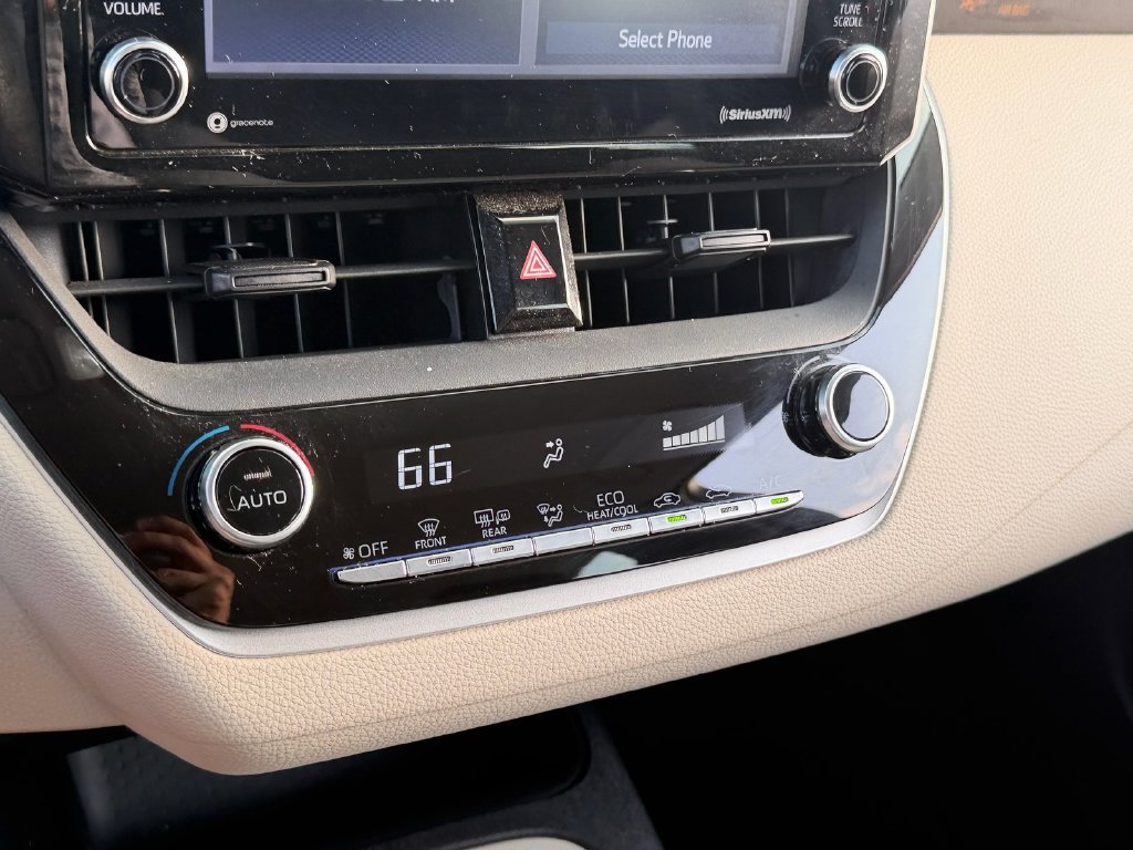 Used 2021 Toyota Corolla LE FWD image 20