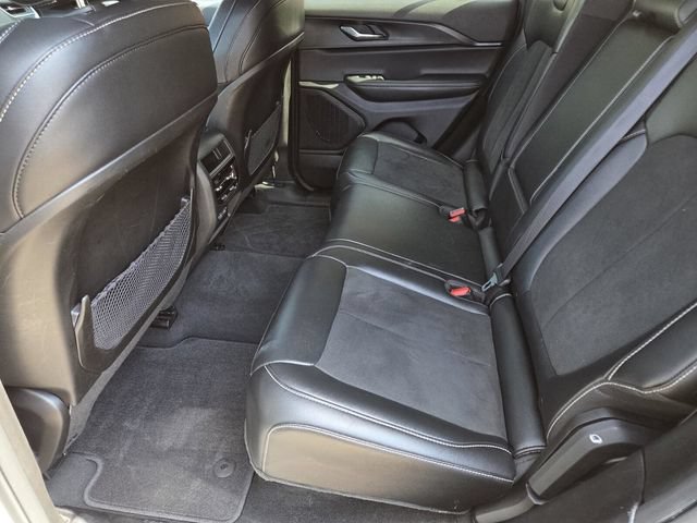 Used 2025 Jeep Grand Cherokee Altitude AWD/4WD image 38