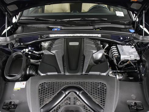 Certified 2022 Porsche Macan S AWD/4WD image 26