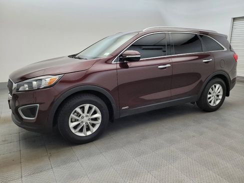 Used 2016 Kia Sorento AWD w/ LX Convenience Package image 2