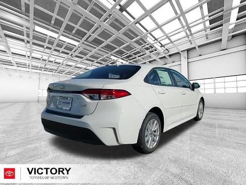 Used 2026 Toyota Corolla LE image 3