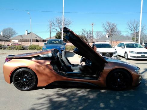 Used 2019 BMW i8 Roadster image 5