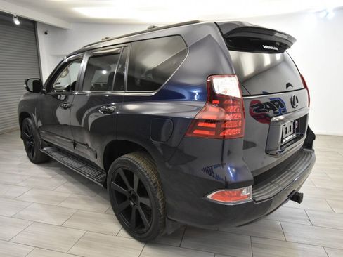 Used 2017 Lexus GX 460 Premium image 3