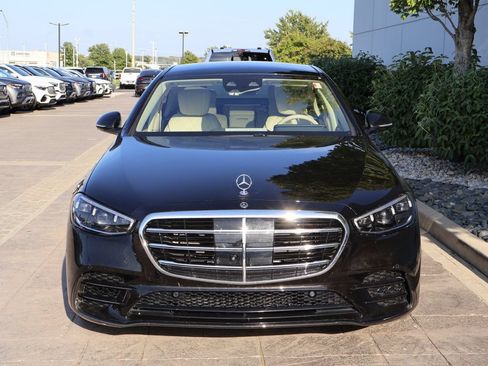 Used 2024 Mercedes-Benz S 580 4MATIC Sedan image 3