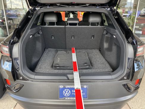 Certified 2023 Volkswagen ID.4 Pro RWD image 17