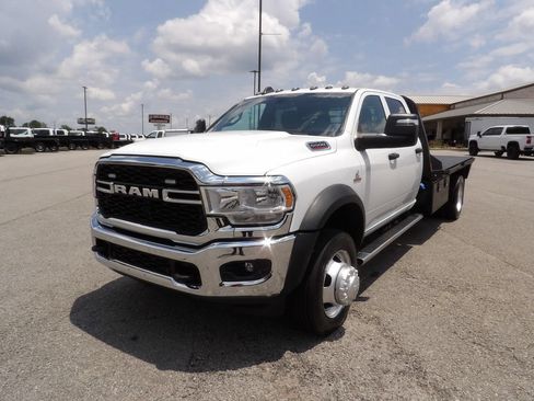 Used 2024 RAM 5500 Tradesman w/ Chrome Appearance Group AWD/4WD image 64