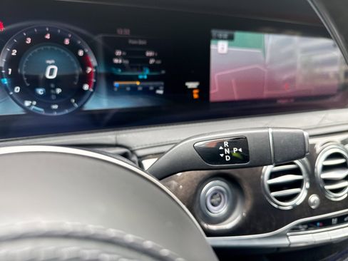 Used 2019 Mercedes-Benz S 560 4MATIC Sedan image 23