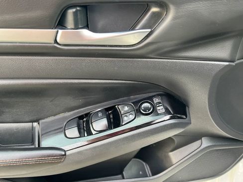 Used 2024 Nissan Altima 2.5 SR image 13