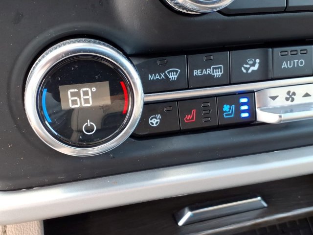 Used 2023 Ford Expedition Limited AWD/4WD image 9