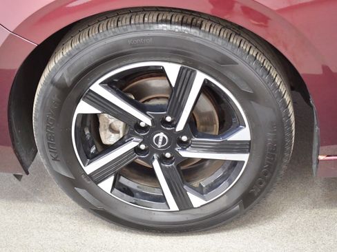 Used 2025 Nissan Sentra SV FWD image 35