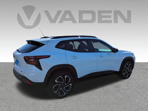 Used 2025 Chevrolet Trax RS w/ Sunroof Package image 26