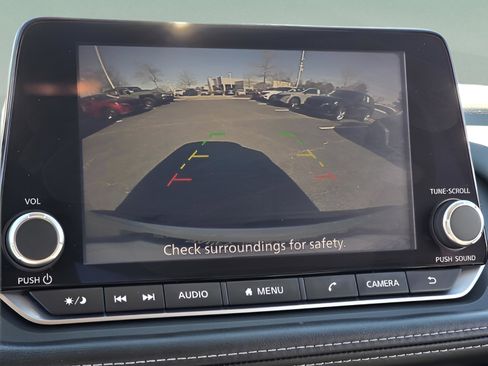 Used 2022 Nissan Rogue SV image 19