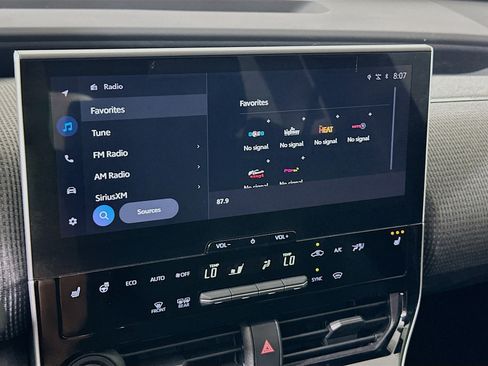 Used 2025 Toyota bZ4X FWD image 19