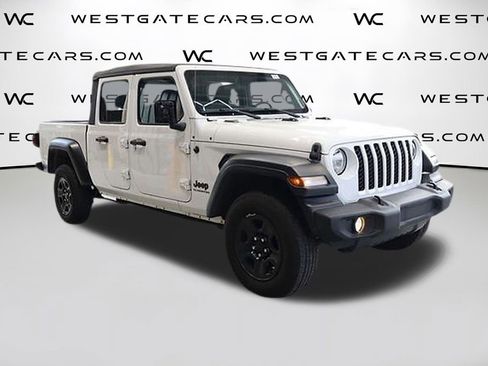 Used 2020 Jeep Gladiator Sport image 2
