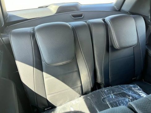 New 2026 Mercedes-Benz GLS 580 4MATIC image 21
