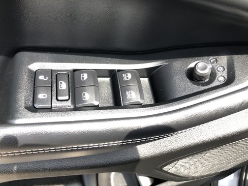 Used 2023 Jeep Grand Cherokee Altitude AWD/4WD image 12